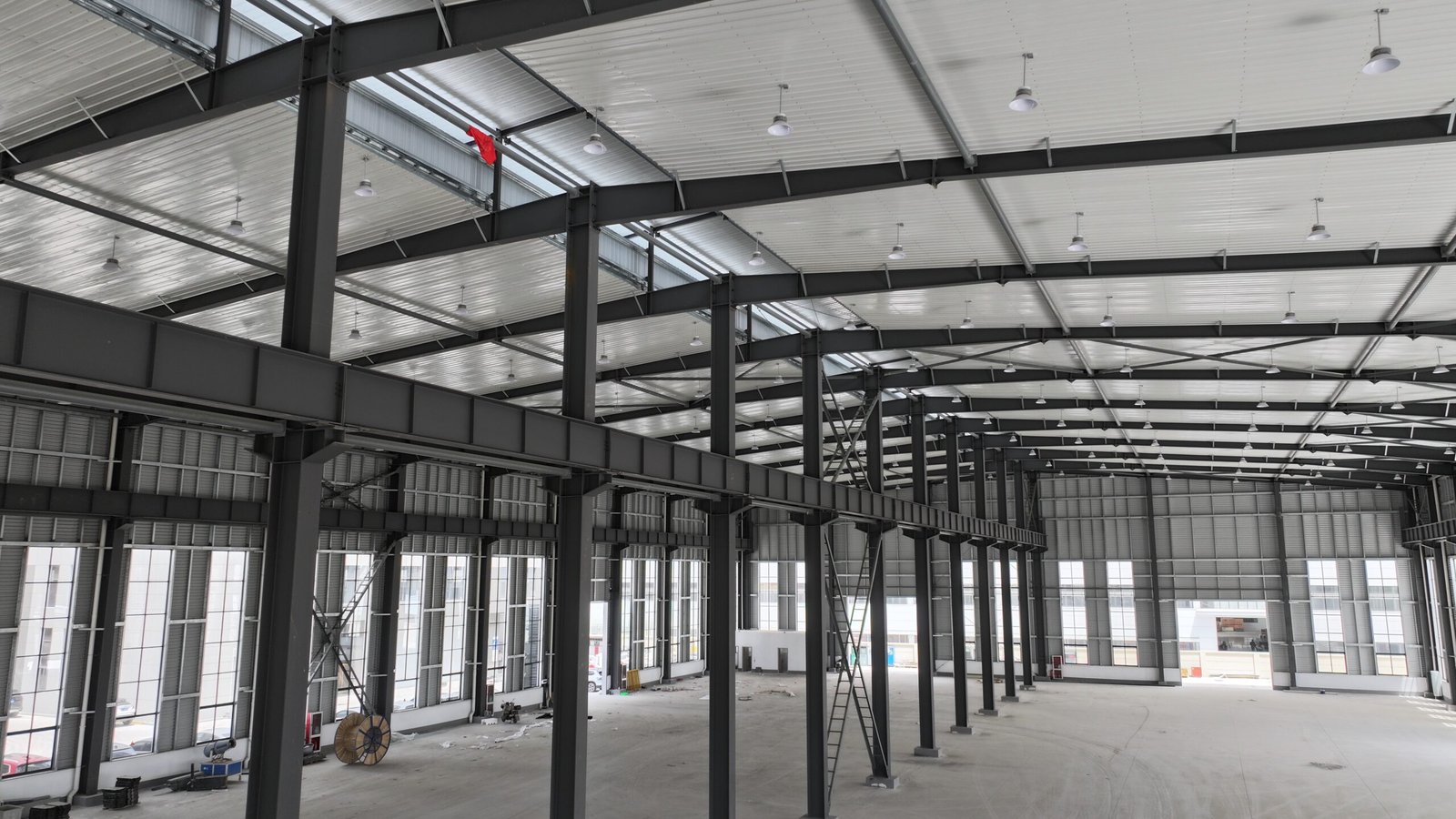 Prefab Metal Kits Mid-Size Light Steel Structure Warehouse With Crane Beam Yuanfang-Steel-Structure-Equipment-Workshop-04