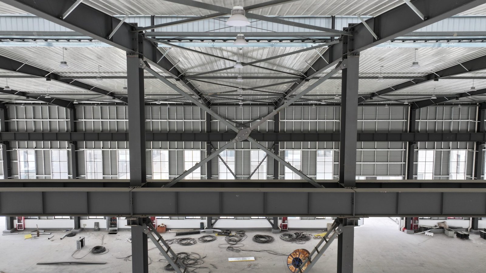 Prefab Metal Kits Mid-Size Light Steel Structure Warehouse With Crane Beam Yuanfang-Steel-Structure-Equipment-Workshop-10