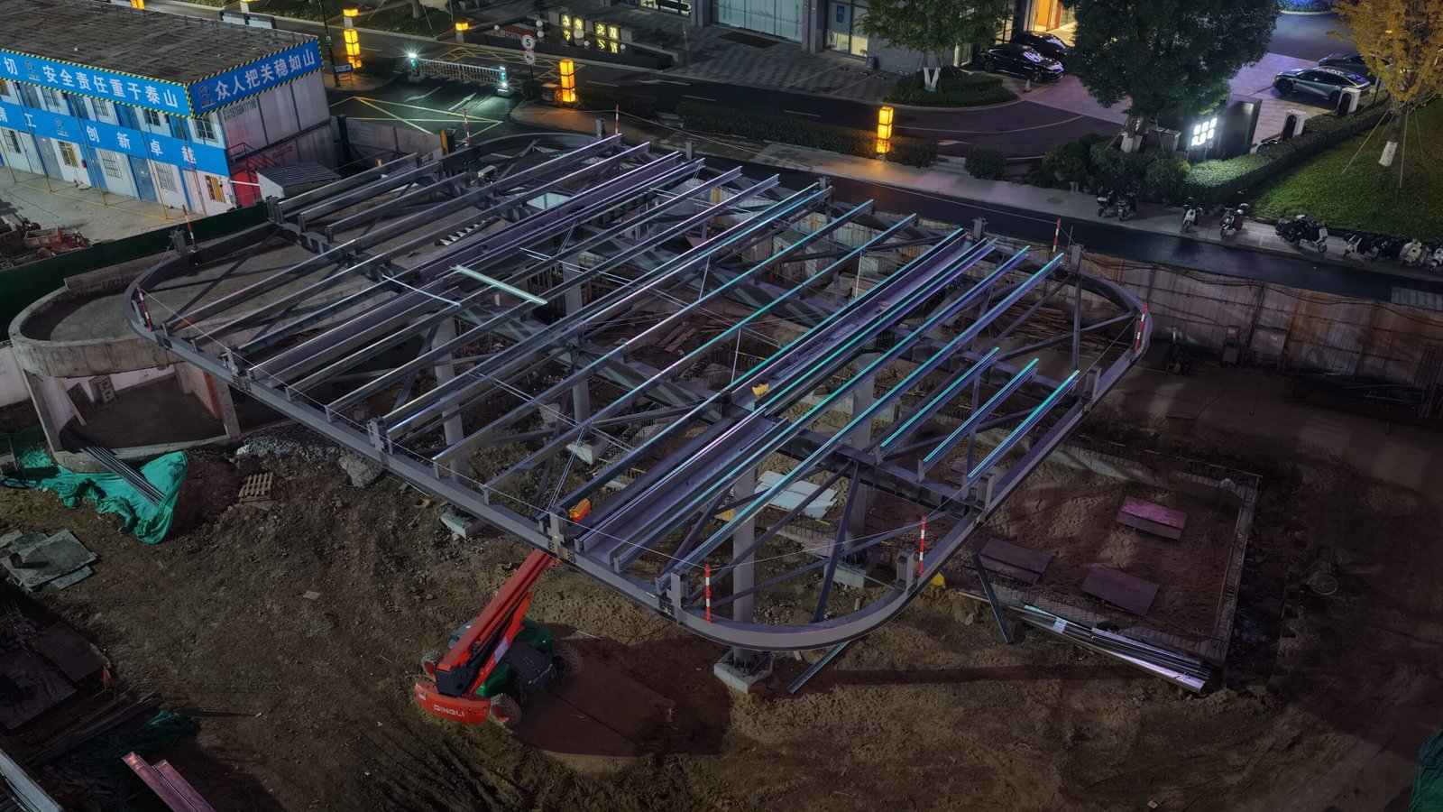 Prefabricated Steel Structure Gas Station with Fireproof & Waterproof Features Yuanfang-Steel-Structure-Gas-Station-02