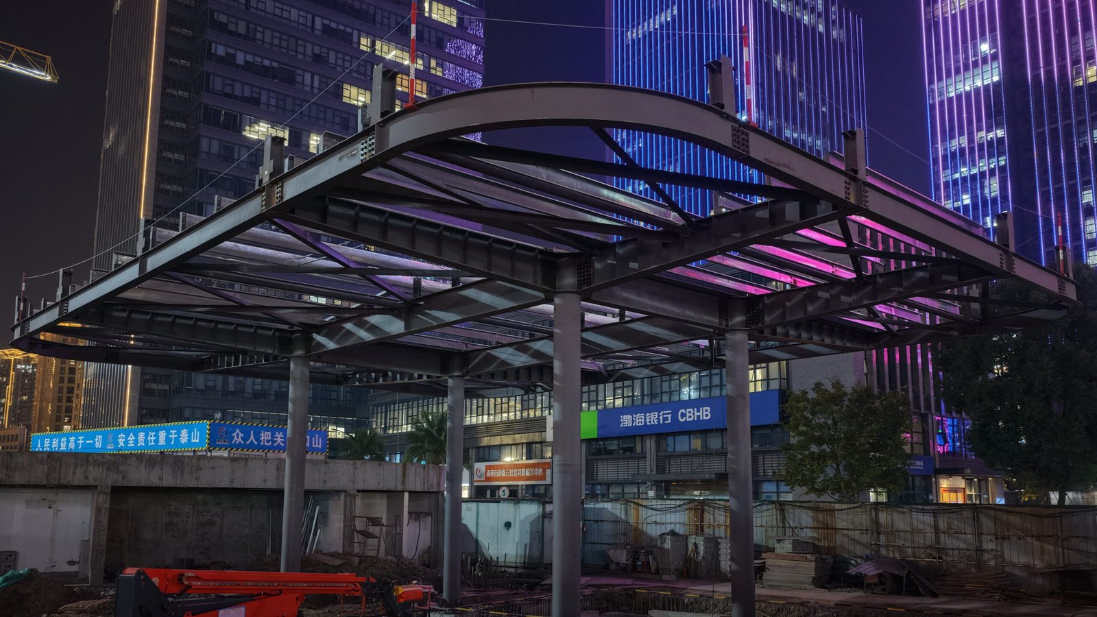 Prefabricated Steel Structure Gas Station with Fireproof & Waterproof Features Yuanfang-Steel-Structure-Gas-Station-03