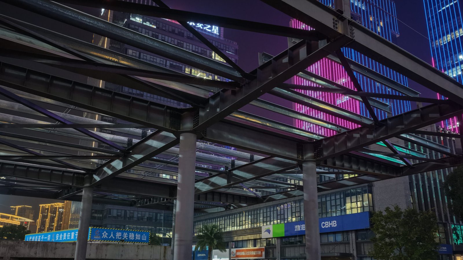 Prefabricated Steel Structure Gas Station with Fireproof & Waterproof Features Yuanfang-Steel-Structure-Gas-Station-05