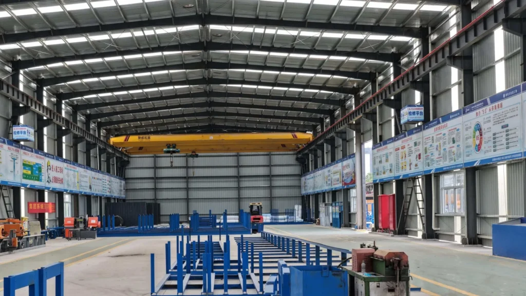 pre engineered middle size light steel structure warehouse with natural ventilator skylight strip and overhead crane 001 1920 1080