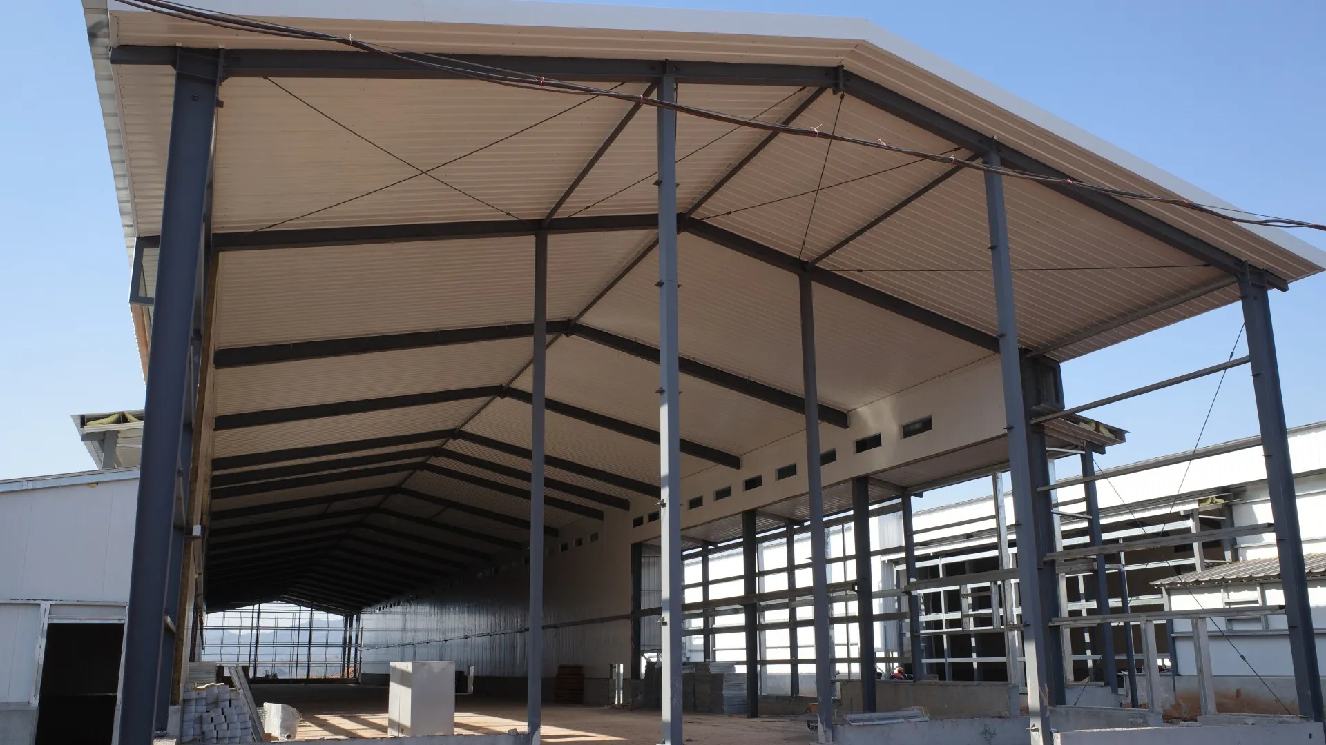 steel structure chicken industrial base 04 1920 1080
